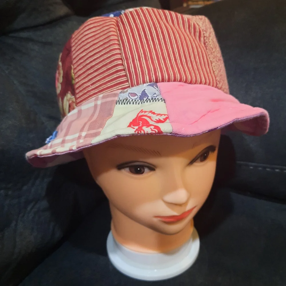 Handmade vtg patch Quilt bucket hat pink 20.5